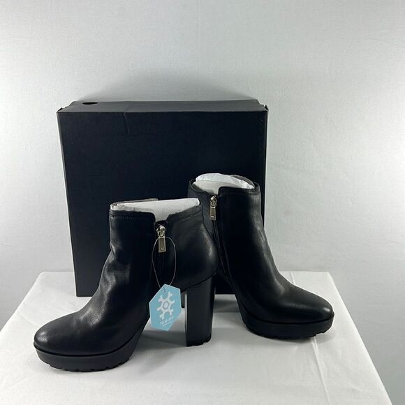 Kenneth Cole Justin Lug Chelsea Boots Black -Size 10- NIB - Picture 1 of 7